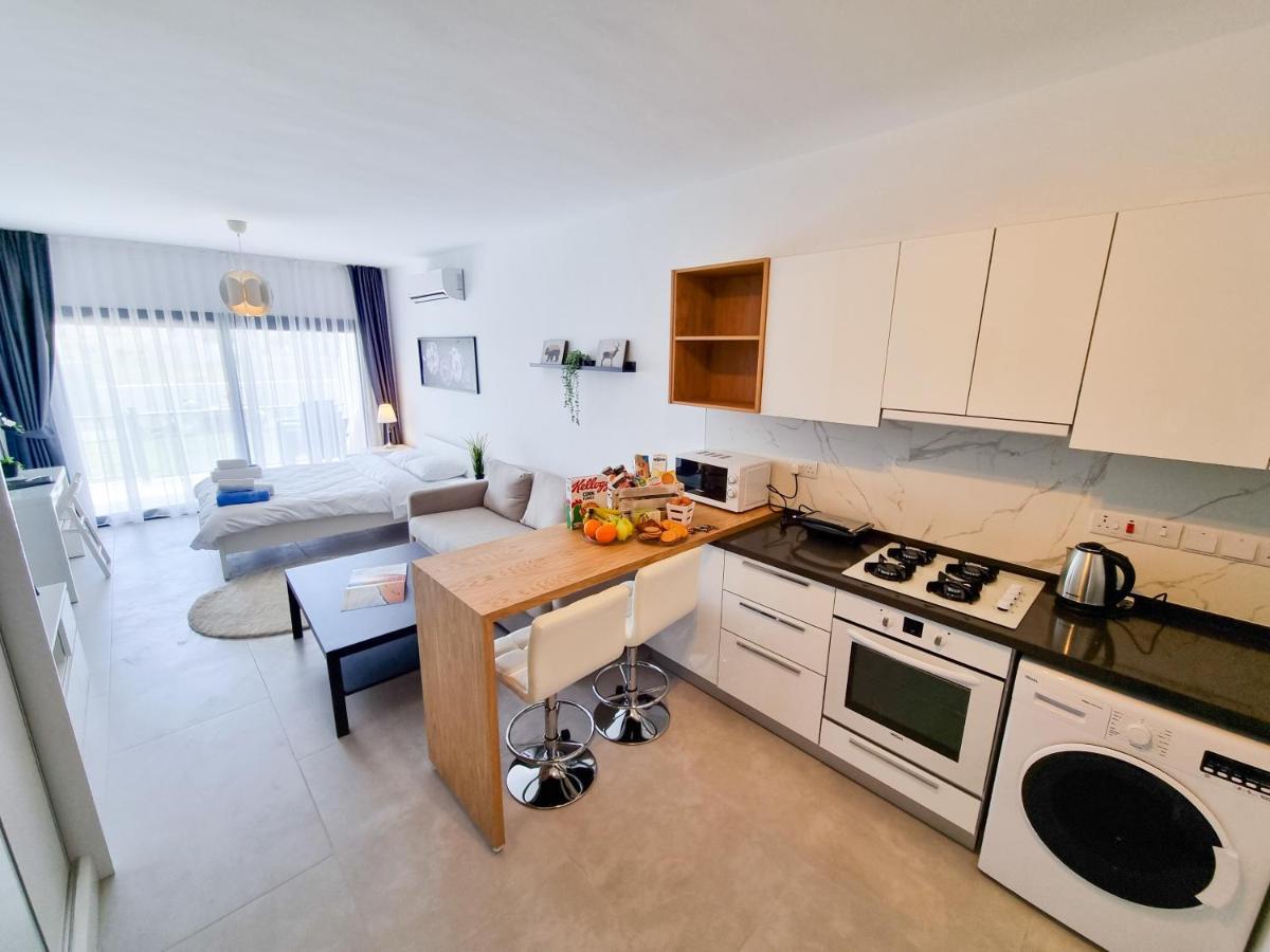 Helena Pool Apartments in Caesar Blue Resort Rizokarpaso Bagian luar foto